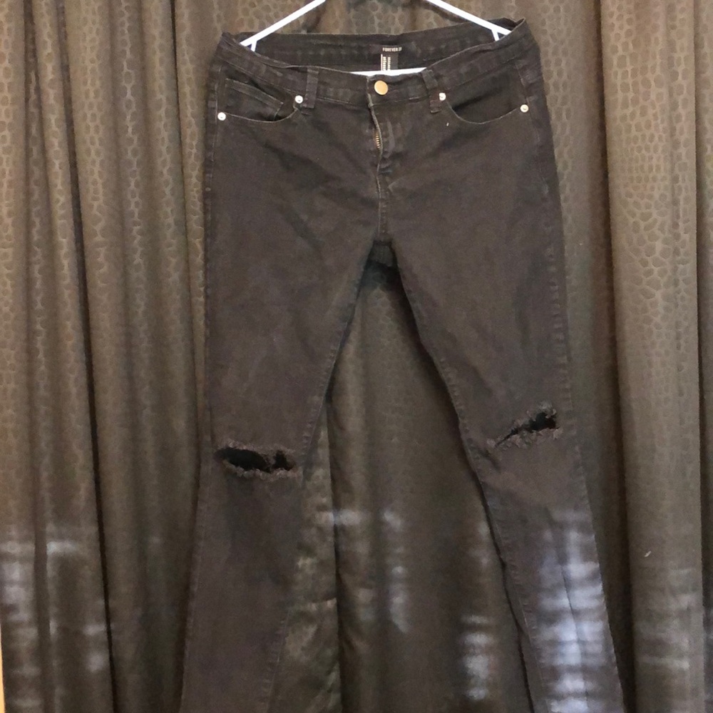 Forever 21 black ripped jeans